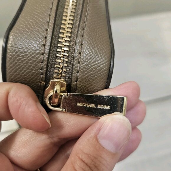 Michael Kors Jet Set Saffiano Shoulder/Crossbody Purse - Picture 5 of 7